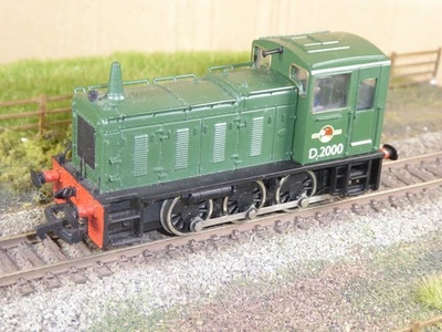 Bachmann 00 Gauge Class 03 Diesel Shunter D2000  in BR Plain Green Livery - Image 1 of 4