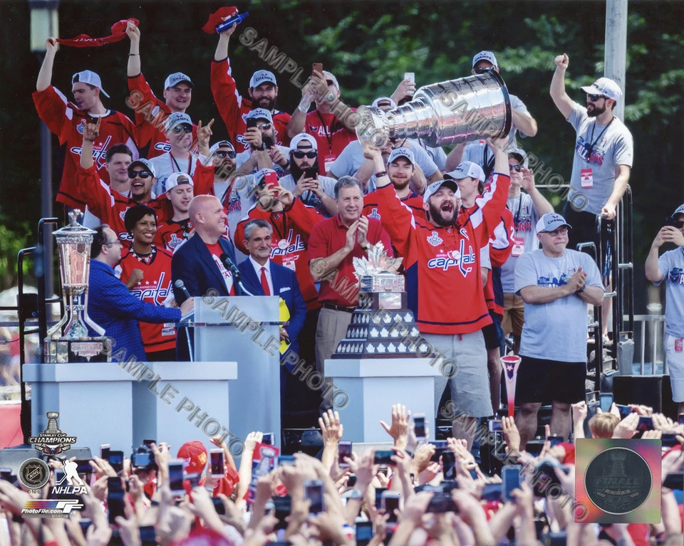 Alex Ovechkin Capitals Stanley Cup® Champions Victory Parade 8x10 Foto 2 Foto 1 de 1
