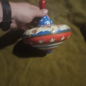 Vntg kids playing on farm Spinning Top Ohio Art Tin Metal Scat Pack - Picture 1 of 9