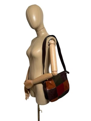 Bolso de hombro Moschino AW1997 de cuero con retazos de colección Foto 1 de 4