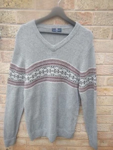 M & S 100% LAMBSWOOL GREY/FAIRISLE V NECK MENS JUMPER SIZE MEDIUM - Picture 1 of 4