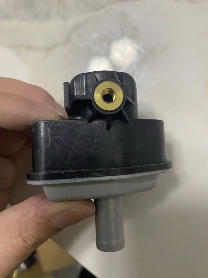 OEM Vacuum Switching Valve 25860‑24040for2019–2025Toyota Corolla / Corolla Cross - Image 1 of 4