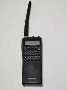 RadioShack Pro-74 Race Scanner VHF UHF Air 800MHz 100 canali palmare 20-513A - Foto 1 di 15