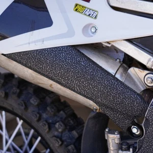 Black Side Plate Guards 2020-2023 Yamaha YZ250F YZ250FX WR250F Grip Tape Decal - Bild 1 von 4