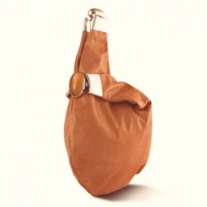 Perez Sanz Hobo-Beuteltasche Lamm orange Patina Leder mit silbernem Cabochon-Akzent - Bild 1 von 11