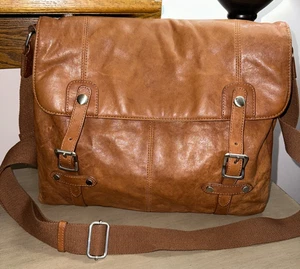 ELLINGTON borsa messenger per laptop in morbida pelle marrone burro usata in ottime condizioni - Foto 1 di 7