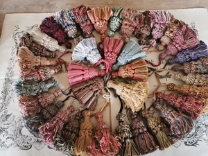 ALTE POMPONS EICHELN PASSEMENTERIE LYONNAISE RICHELIEU 37 FARBEN - Bild 1 von 36