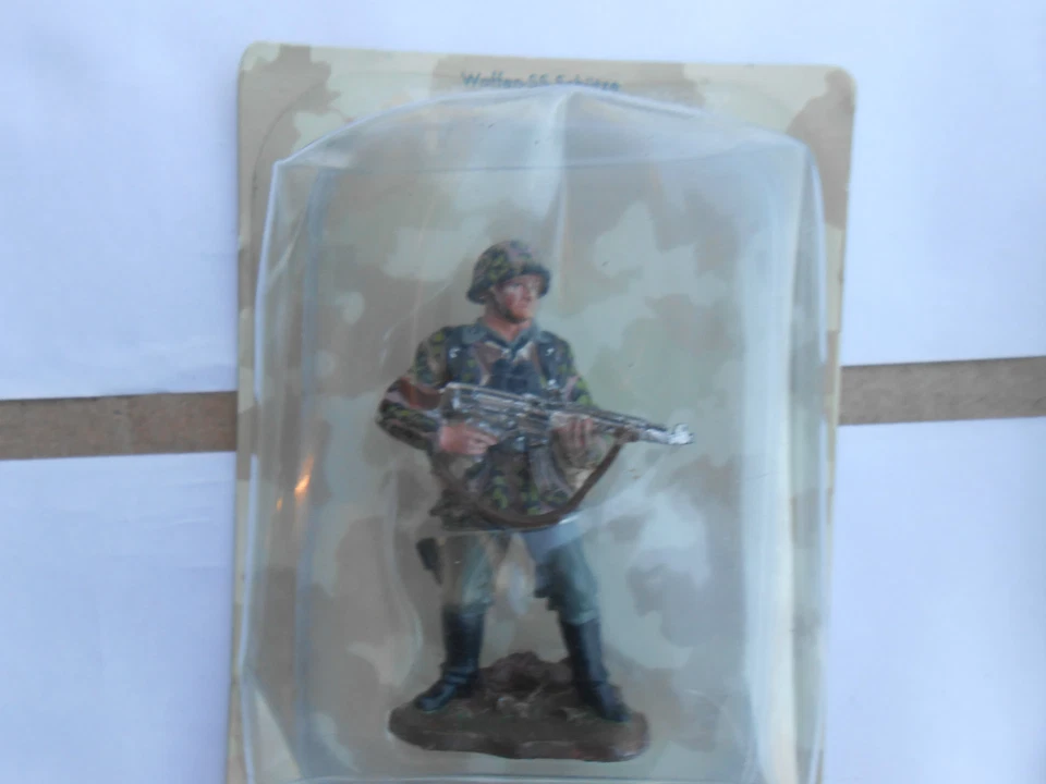 SOLDATINO TERZO WALFER SS SCHUTZE HOBBY AND WORK COD.01