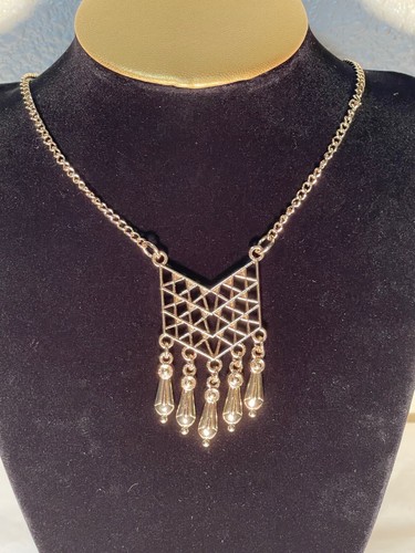 VETEMENTS Collana moda lunga 22" tono oro timbrata Multicon Company