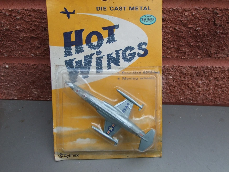 Hot Wings by Zylmex 1960s Aircraft in Blister Pack - various available SEALED - Image 1 of 1