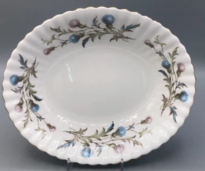 Cuenco abierto para verduras Brigadoon by Roya Albert 9,25 x 7 5/8", ligeramente usado Foto 1 de 4