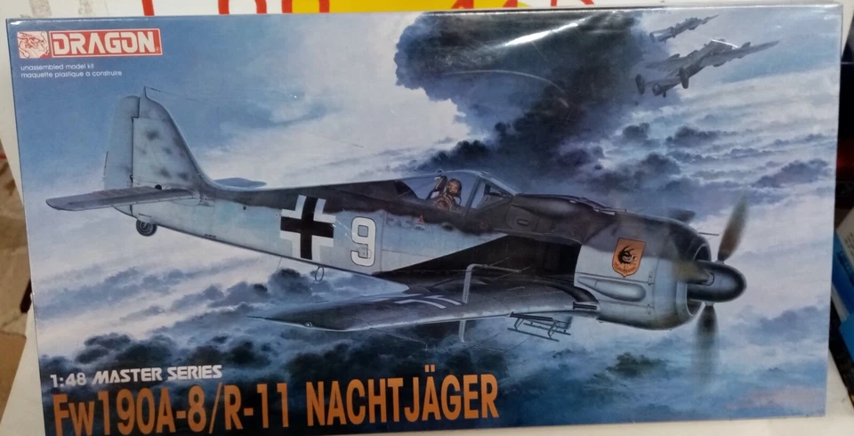 DRAGON 1/48 - FW 190A -8/R-11 NACHT JAGER  - Immagine 1 di 1