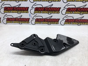 ♻️ Suzuki Gsf 1200 Bandit K2 2001 - 2003 Front Right Side Footrest Hanger ♻️ - Picture 1 of 8