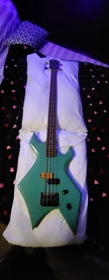 B.C. BAJO RICH WARLOCK SERIE N.J. Foto 1 de 4