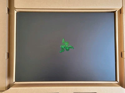 Razer Blade 16 2025 RTX 5080 AMD RYZEN AI 9 365, 64GB RAM, 2TB - Image 1 of 4