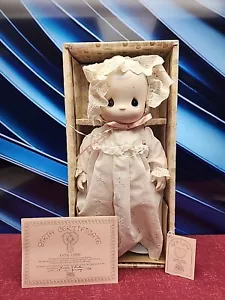 WERTVOLLE MOMENTE ""KATIE LYNNE"", 1983, PORZELLAN 16" PUPPE - MIT BOX & STÄNDER - Bild 1 von 10