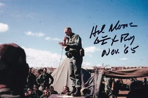 Hal Moore Signed Autographed 4x6 Photo We Were Soldiers Vietnam War DSC La Drang - Picture 1 of 2