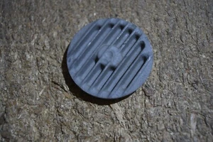 HONDA CB92 CB95 RIGHT HAND CYLINDER HEAD CAP COVER 12335-205-010 GENUINE NOS - Picture 1 of 4