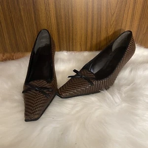 EUC Stuart Weitzman Women’s Basket Weave Kitten Heels In Size 8 - Picture 1 of 11