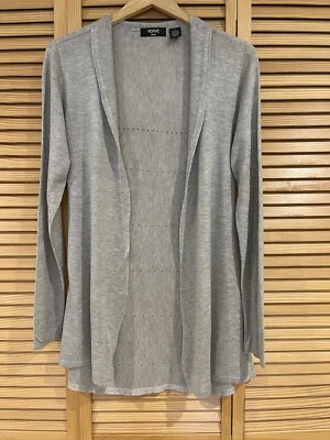 Cárdigan Verve Ami frente abierto. Suéter Top Gris Manga Larga Ligero. Grande. Foto 1 de 4