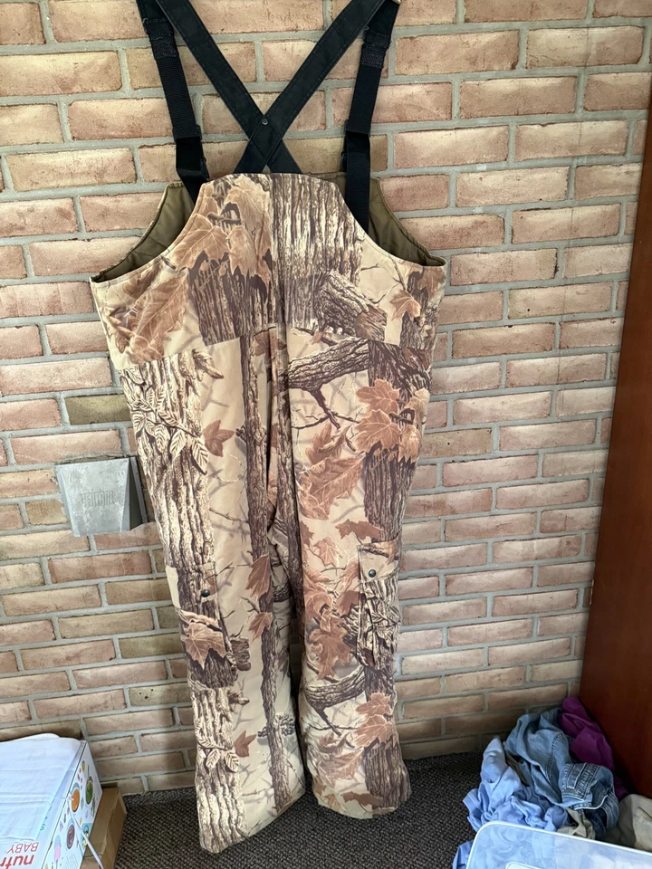 De colección 10x Mono Realtree Camuflado Aislado Baberos Para Hombre 2XL Thinsulate Hecho en EE. UU. Foto 1 de 4