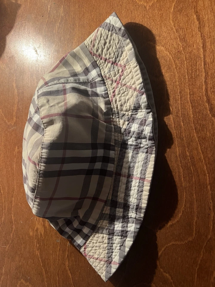 Sombrero Burberry, auténtico Foto 1 de 3