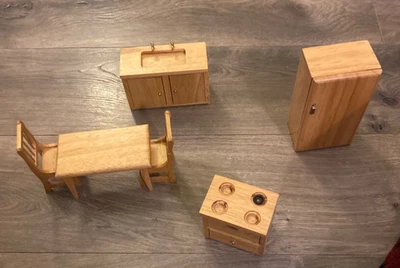 Miniaturas de madeira para casa de bonecas móveis de cozinha pia fogão cadeiras - Imagem 1 de 4