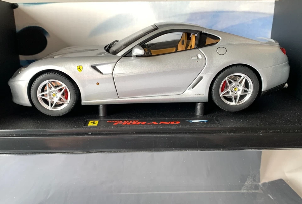 Elite Hot Wheels Ferrari 599 GTB Fiorano Modelo de fundición a escala 1/18 en caja Foto 1 de 4
