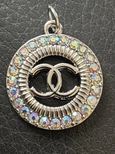 ⭐️Chanel Zipper Pull/Charm Iridescent W/Silver 22mm ⭐️ - Picture 1 of 4