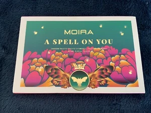 Moira A Spell On You Lidschatten Palette unbenutzt Brights Mattes & Glitters Sleeved - Bild 1 von 5