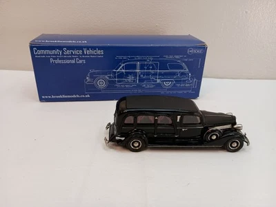 Model of 1934 Miller-Buick Funeral Coach by Brooklin Models - Image 1 of 4