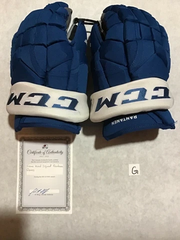 Colorado Avalanche Signed Game Used Mikko Rantanen Gloves 21-22 Avalanche COA Cover