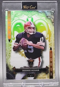 Comodín Bernie Kosar 1/1 2024 verde amarillo refractor Joker Cleveland Browns - Imagen 1 de 2