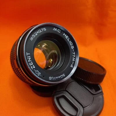 Valadai! MC Helios 77M-4 50mm f/1.8  Lens M42 Mount #91185197 + Two Caps - Image 1 of 4