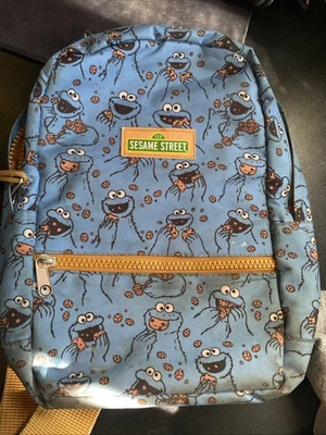 Mini Mochila Cookie Monster 11” Sesame Street Azul 2022 Nova Frete Rápido - Imagem 1 de 4