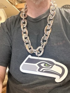 New NFL Seattle Seahawks Big Fan Chain SILVER Necklace Foam USA SELLER - Picture 1 of 8
