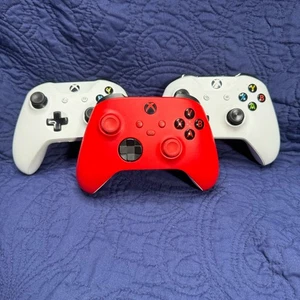 Xbox One OEM Controllers Red and White Gaming Lot of 3 Turn On But Not Tested - Picture 1 of 7