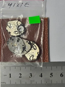 Vintage 4x Quartz Watch Movements Cal.Y121E - Picture 1 of 2