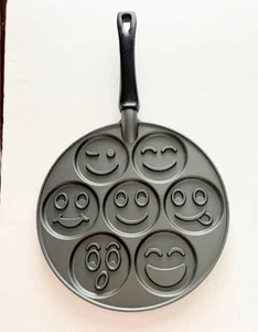 Cooks jcp Home Smiley Face Pancake Pan 7 Faces Non-Stick Griddle Made in USA - Picture 1 of 4