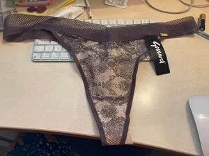 NEW SIZE XL (16-18) GOSSARD GLOSSIES SNAKE PRINT THONGS - Picture 1 of 1