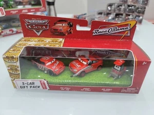 PAQUETE DE REGALO DE 3 AUTOS DISNEY PIXAR SIN PUESTO JUEGO RARO DE CARRERAS O RAMA COMO NUEVO DIECAST - Imagen 1 de 5