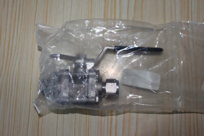 SWAGELOK SS-63TS8-JL Ball Valves - Image 1 of 4