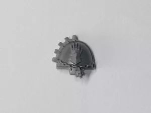 Iron Hands Space Marines Primaris Upgrade MK X Gravis Armour Shoulder Pad (B) - Foto 1 di 2
