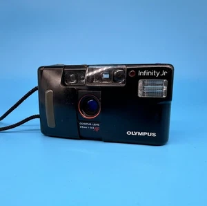 Cámara fotográfica Olympus Infinity Jr 35 mm para apuntar y disparar, negra - probada - Imagen 1 de 10