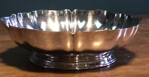 Pretty Vintage Oneida Silver Plate 8.5" Candy Nut Trinket Bowl W/ Scalloped Edge - Picture 1 of 9