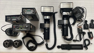 Metz 45 CT-4 Electronic Handle Mount Flash Holder & Quantum Battery,Cables - Image 1 of 4