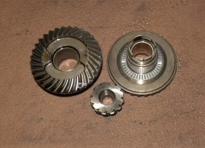 Johnson 70 HP Gear Set Forward Pinion Reverse PN 0385513 - Image 1 of 3