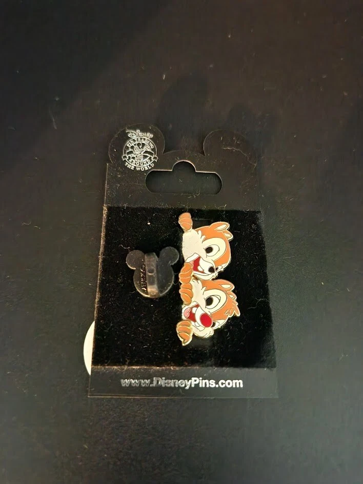 Disney 2008 lanyard Peek a boo pins Chip and Dale - Image 1 of 1