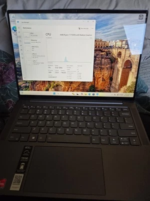 Lenovo Slim Pro 7 14ARP8 14.5" Ryzen 7 7735HS 16GB RAM 512GB SSD RTX 3050 6GB Foto 1 de 4