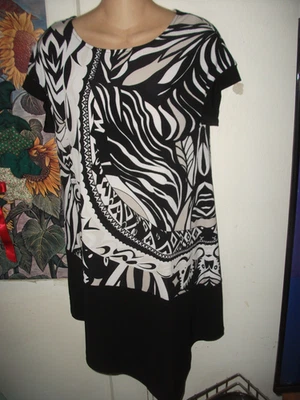 Top largo Chico's en negro/blanco/beige - talla S Foto 1 de 3